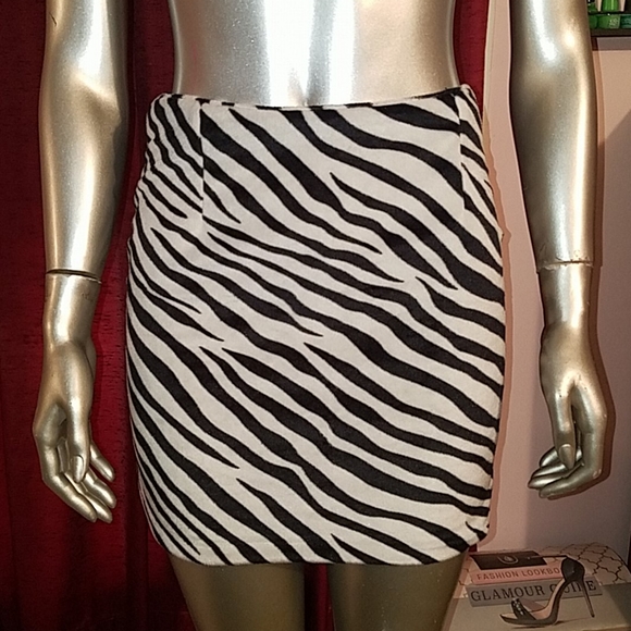 Zebra fur mini skirt punk goth y2k animal print handmade small pencil black soft - Picture 4 of 11